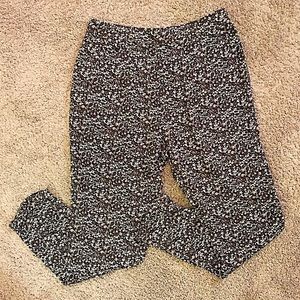 A&F black & white floral joggers NWTs size M